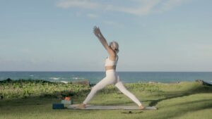 Trening yogi z Carlą — Yoga dodająca energii, idealne pobudzenie.